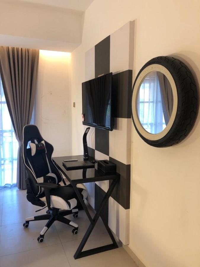 Hype Motorsports Hotel Порт-Диксон Экстерьер фото