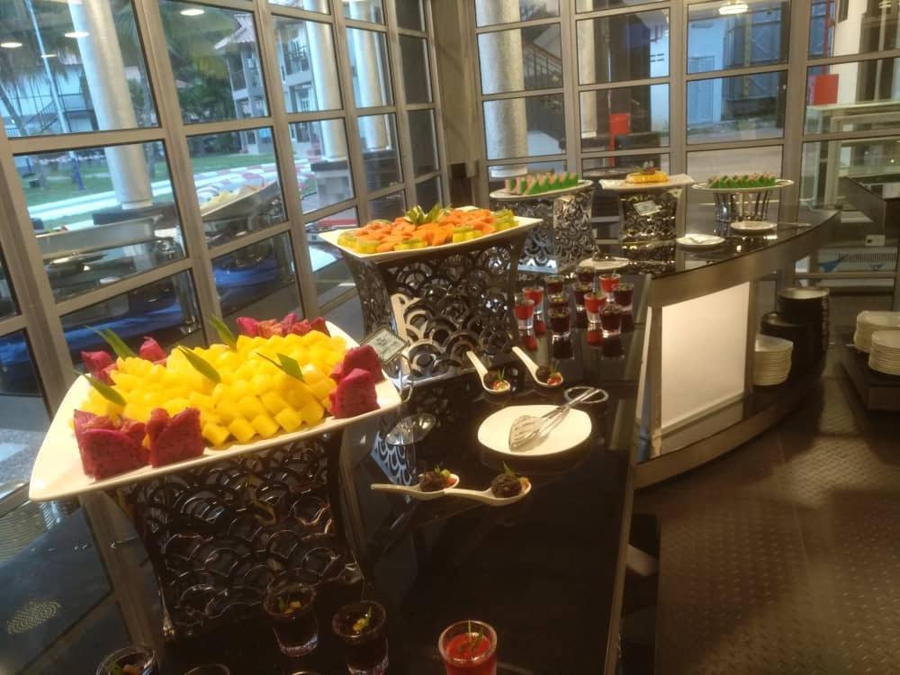 Hype Motorsports Hotel Порт-Диксон Экстерьер фото